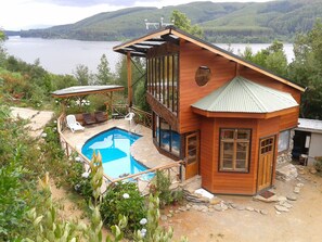 Seasonal outdoor pool - La Rueda del Chucao (Valdivia)