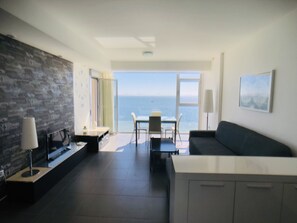 アパートメント 2 ベッドルーム (4-1 5D) | リビング エリア | 薄型テレビ