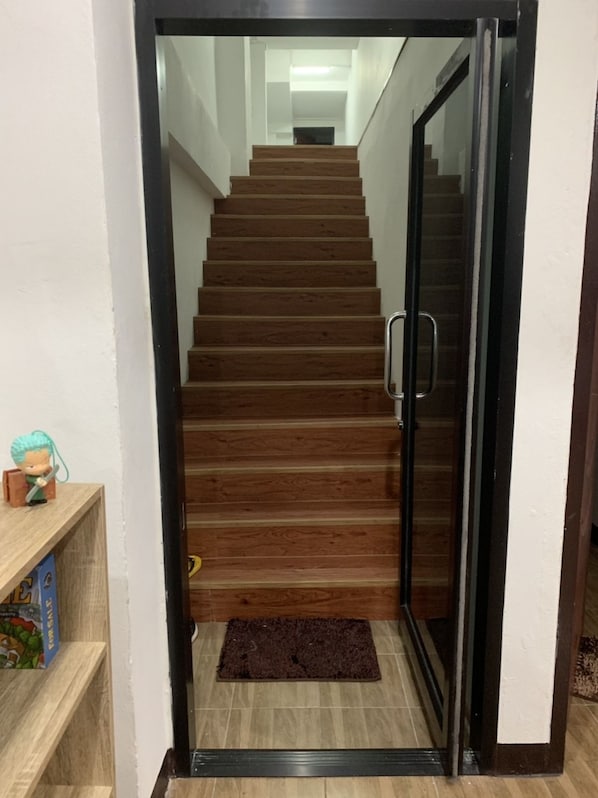 Property entrance - Happy Home Hostel Suvarnabhumi (Bang Phli)