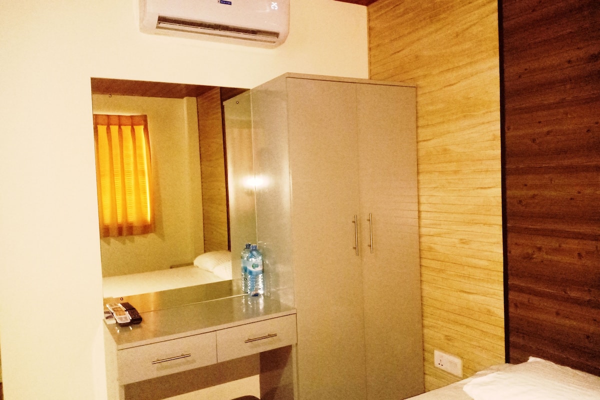 Free WiFi, wheelchair access