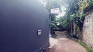 Front of property - Fox Villa (Kelaniya)