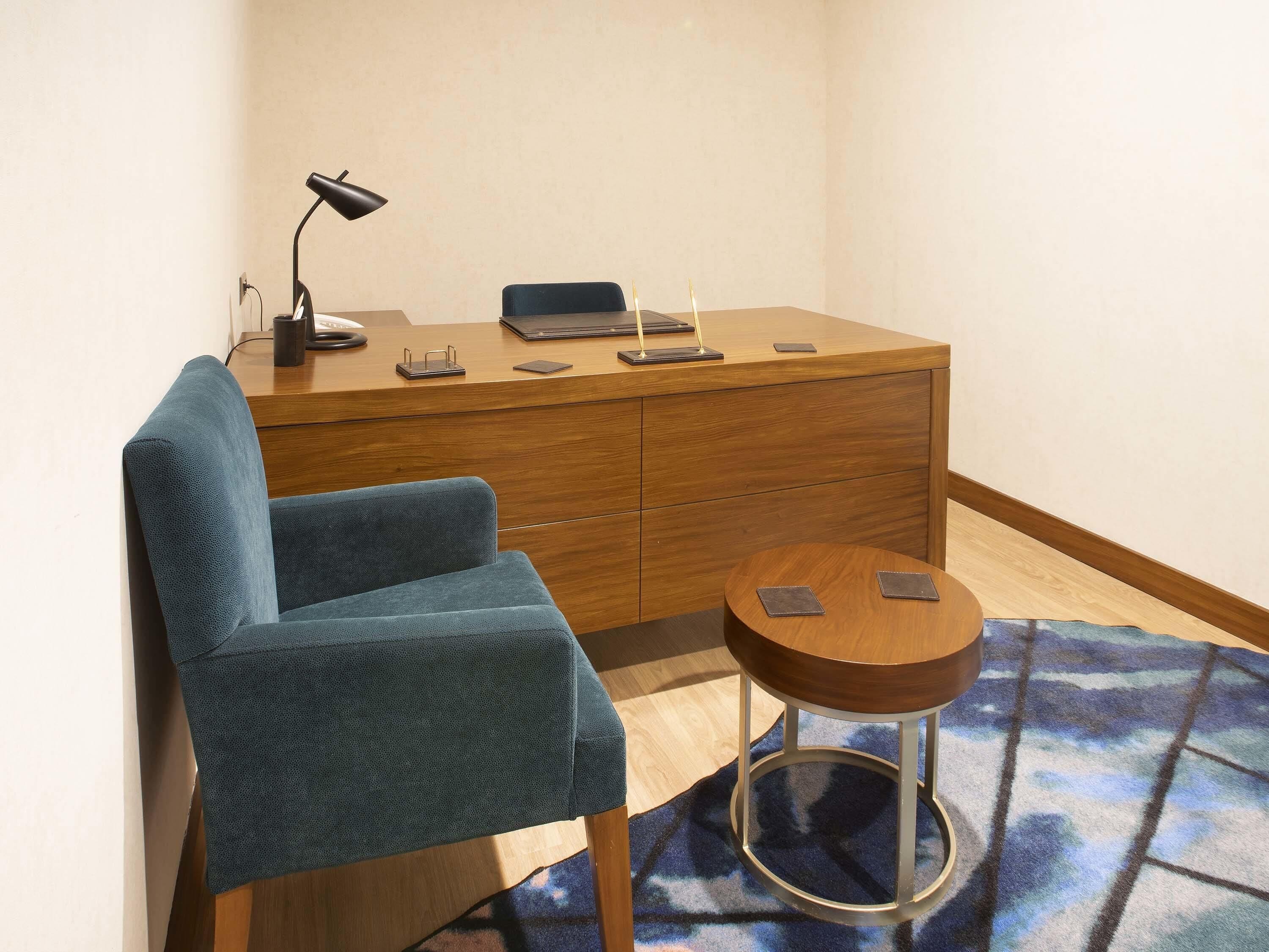 Junior Suite, 1 Double Bed with Sofa bed | In-room safe, desk, laptop workspace, blackout drapes