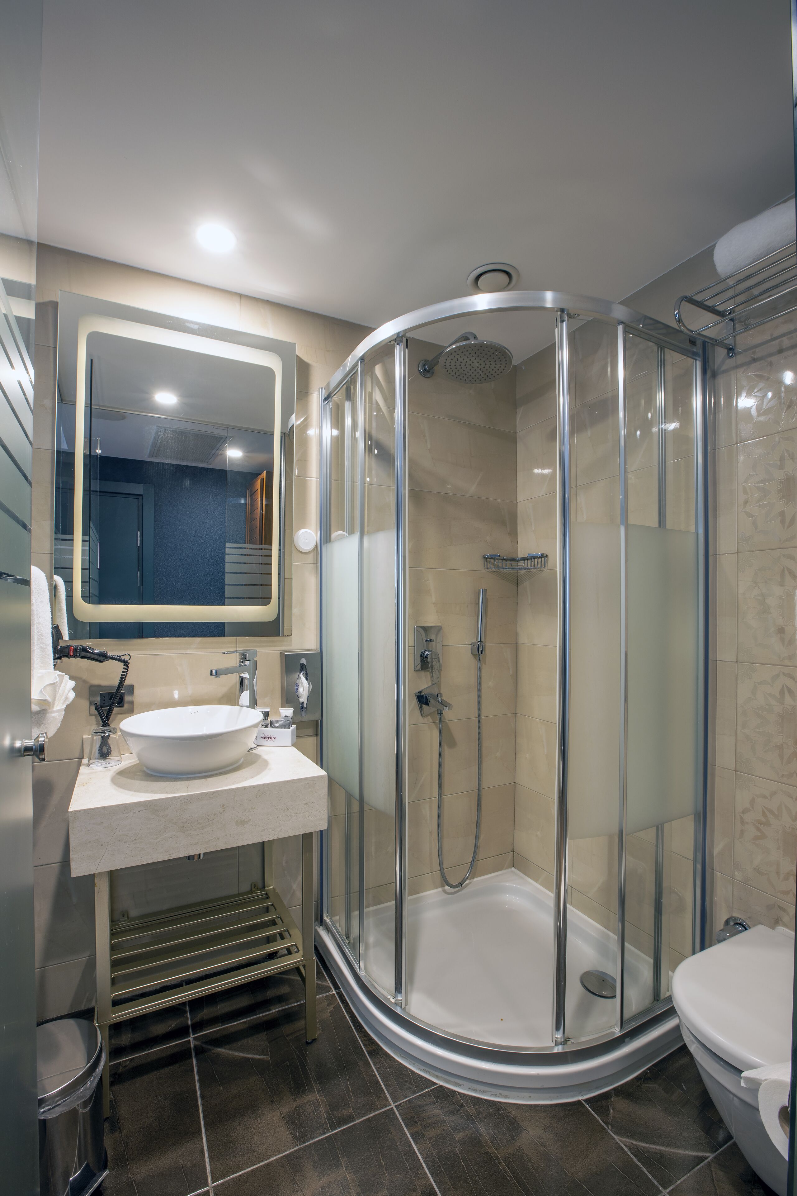 classic room, 1 single bed | bathroom | shower, rainfall showerhead, eco-friendly toiletries, hair dryer