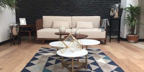 Flat-screen TV - Unique Roma Town House by Mr.W (Mexico City)