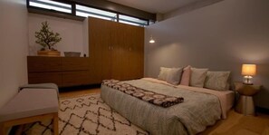 Apartment, Non Smoking | 3 bedrooms, travel crib, free WiFi, bed sheets