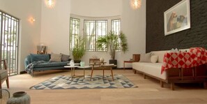 Apartment, Non Smoking | Living area | Flat-screen TV