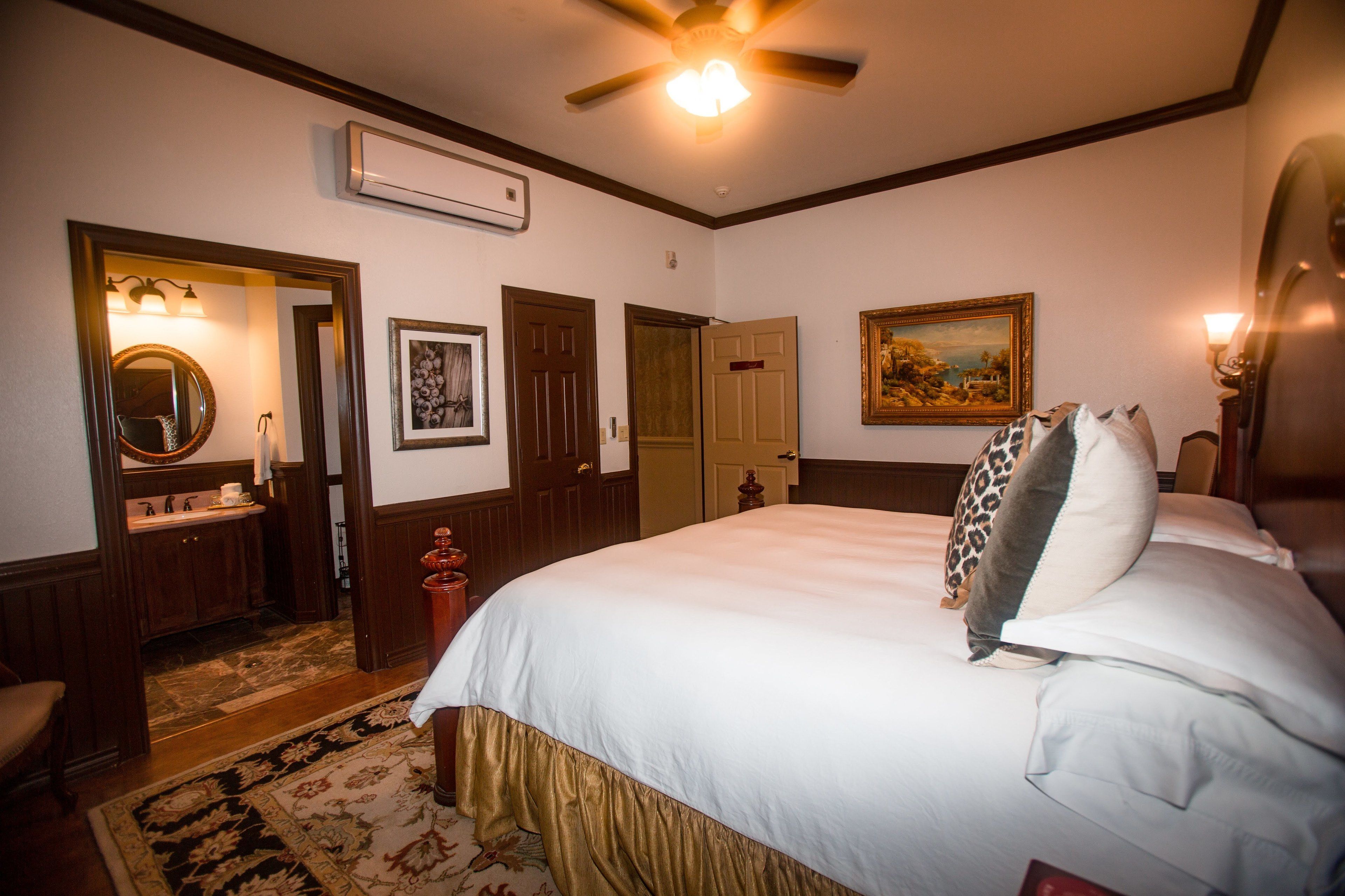 奢华客房 | 高档床上用品、免费 WiFi、床单