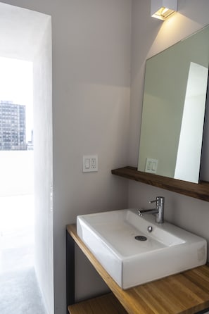 Apartment, Non Smoking | Bathroom sink