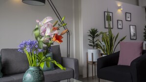 Apartemen, Bebas Asap Rokok | Area keluarga | TV layar datar
