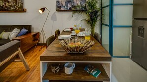 Căn hộ, không hút thuốc | Khu vực ăn uống tại phòng
