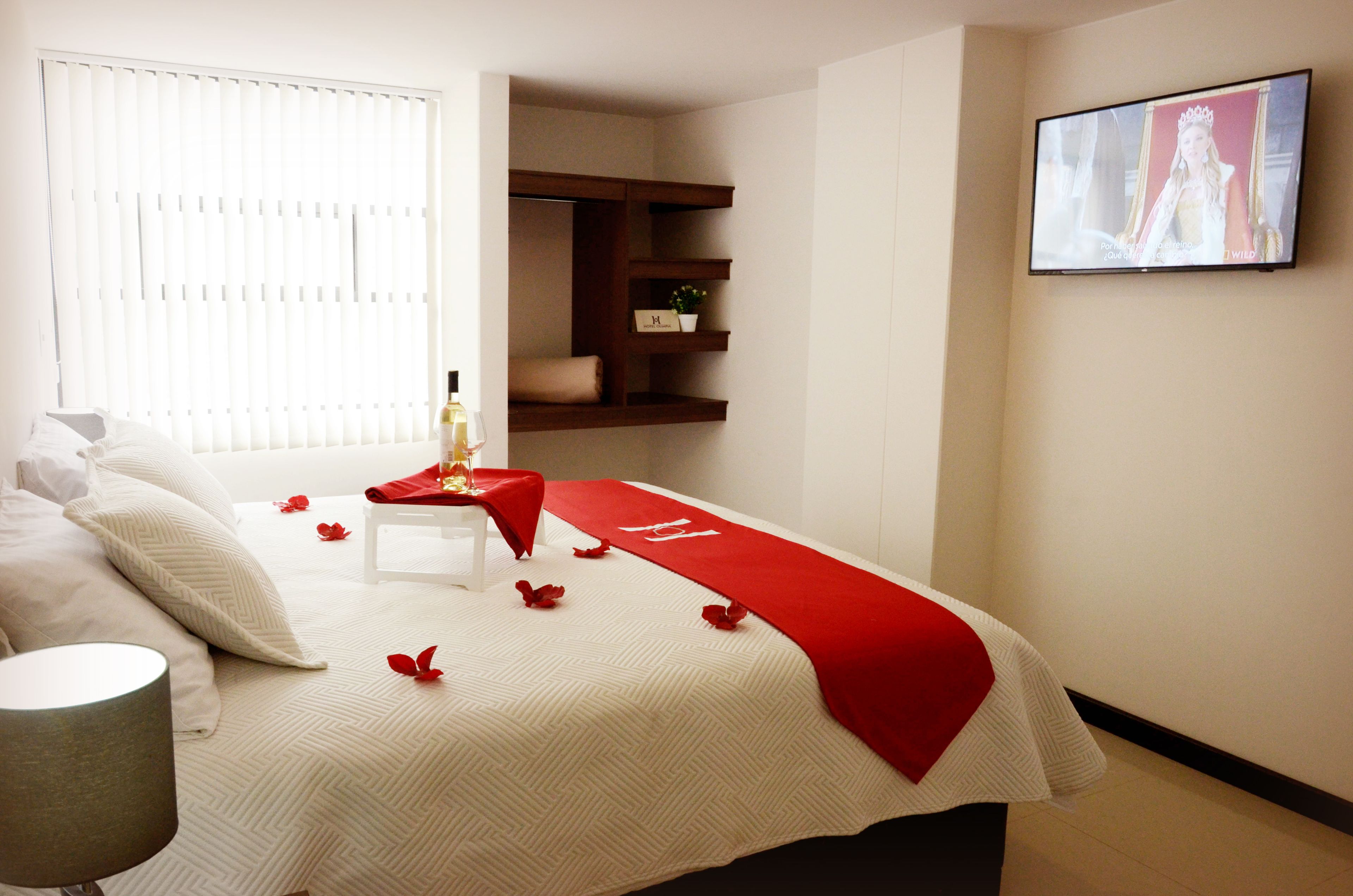 Executive Suite | Premium bedding, individually decorated, individually furnished, desk