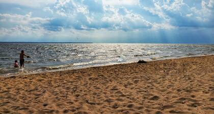OBX Beach Xanadu - .7 miles to the beach plus HOTTUB! 🏖🏄♀️👙🩳🩱🩴🕶🏌♂️🚲