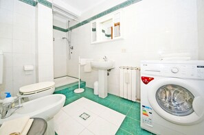 Apartment, 1 Schlafzimmer | Badezimmer | Dusche, Regendusche, Haartrockner, Bidet