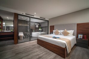 In-room safe, soundproofing, iron/ironing board, free cribs/infant beds - Pentstudio West Lake Hanoi (Hanoi)