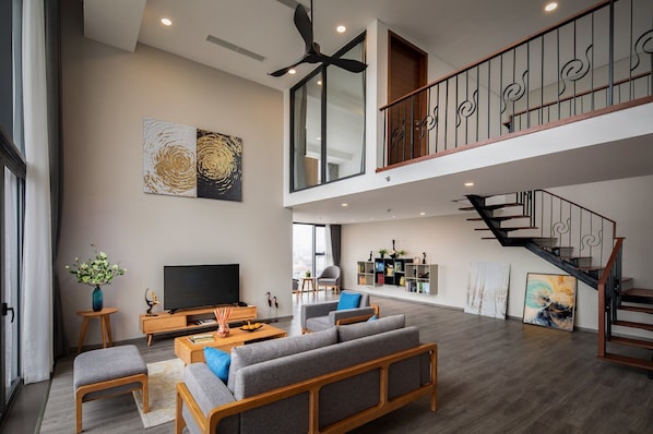 LCD TV - Pentstudio West Lake Hanoi (Hanoi)