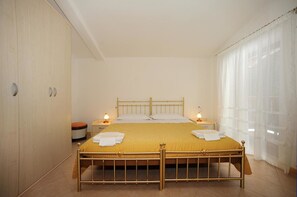 Standard-Doppelzimmer | Zimmersafe, Schreibtisch, kostenloses WLAN