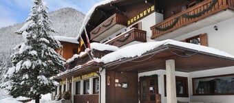 Hotel Bucaneve