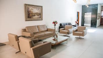 บริเวณนั่งเล่นที่ล็อบบี้