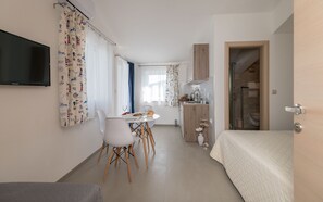 Studio, Meerblick (More) | Essbereich im Zimmer