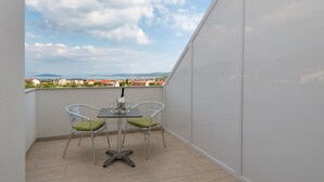 Studio, Sea View (Limunada) | Balcony - Apartments Livaja (Kastela)