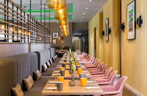 Desayuno buffet todos los días (con cargo) 