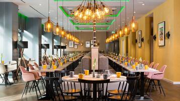 Morgenmadsbuffet hver dag (19 EUR pr. person)