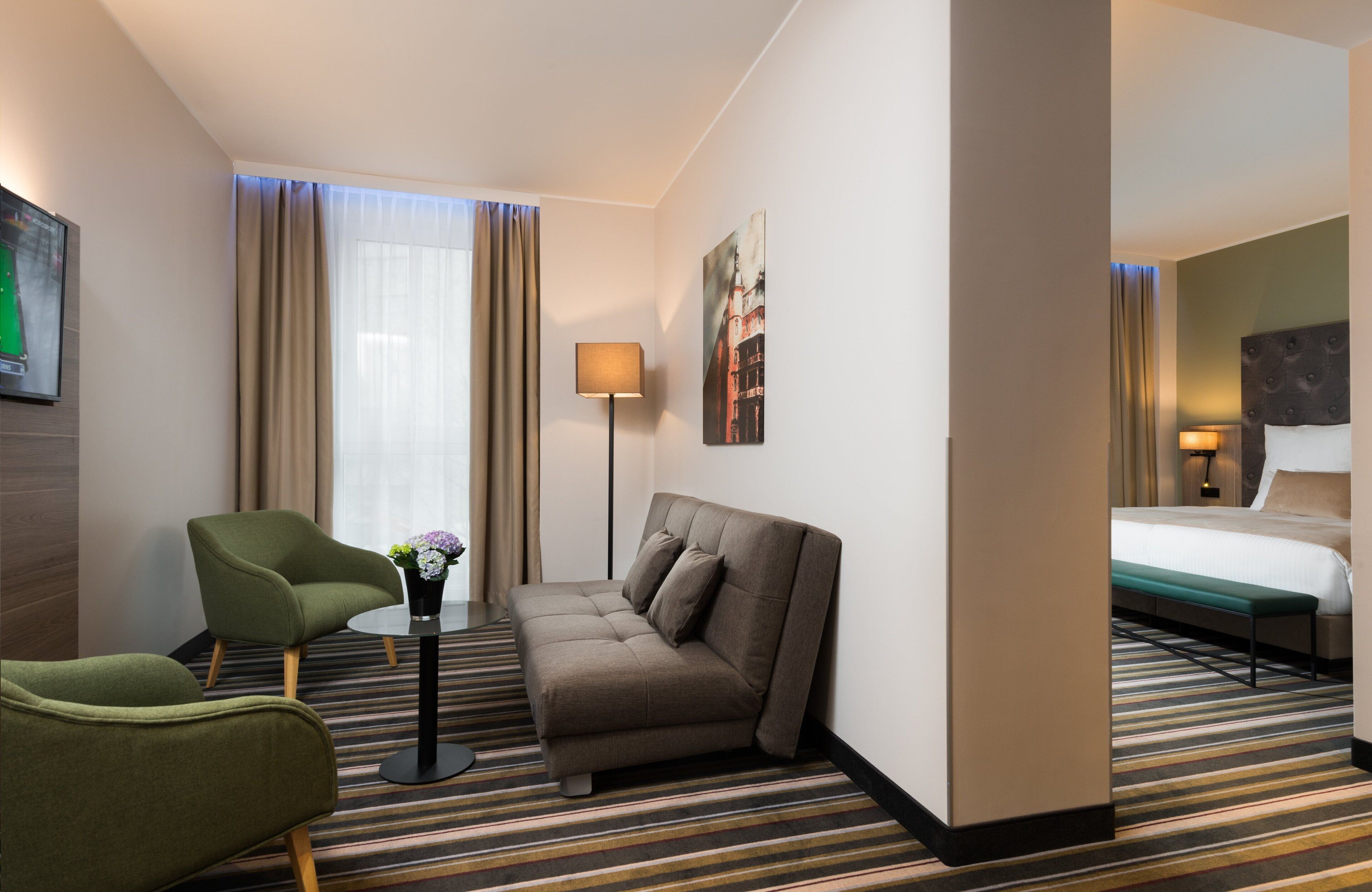 deluxe room | 1 bedroom, minibar, in-room safe, desk