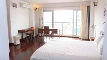 3 bedrooms, iron/ironing board, free WiFi