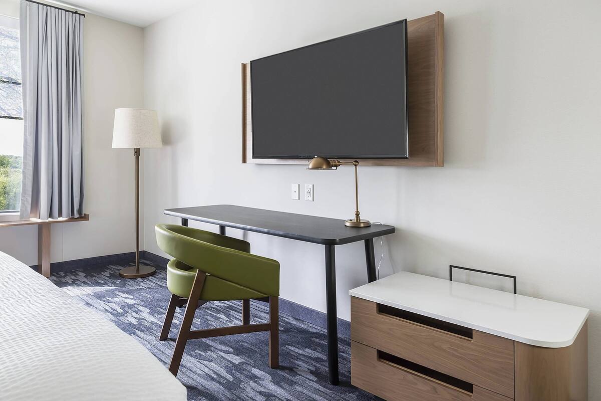 1 bedroom, desk, laptop workspace, blackout curtains