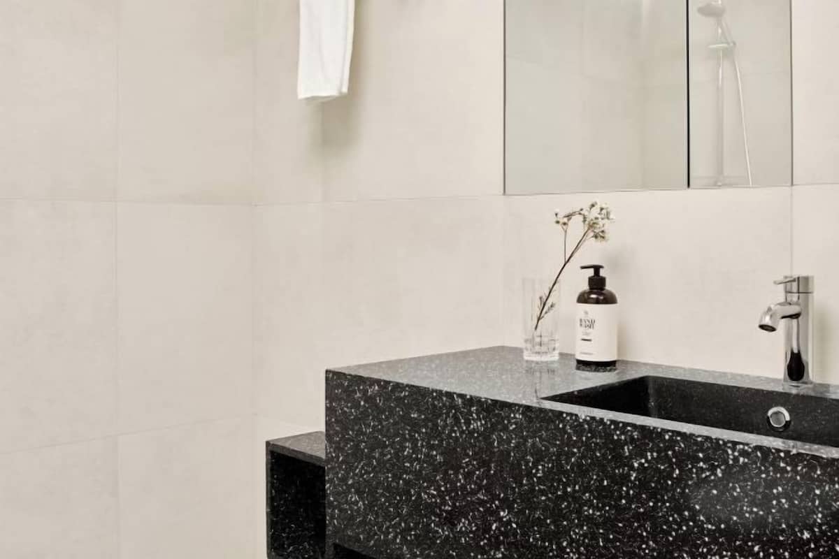 Baño | Secadora de cabello y toallas