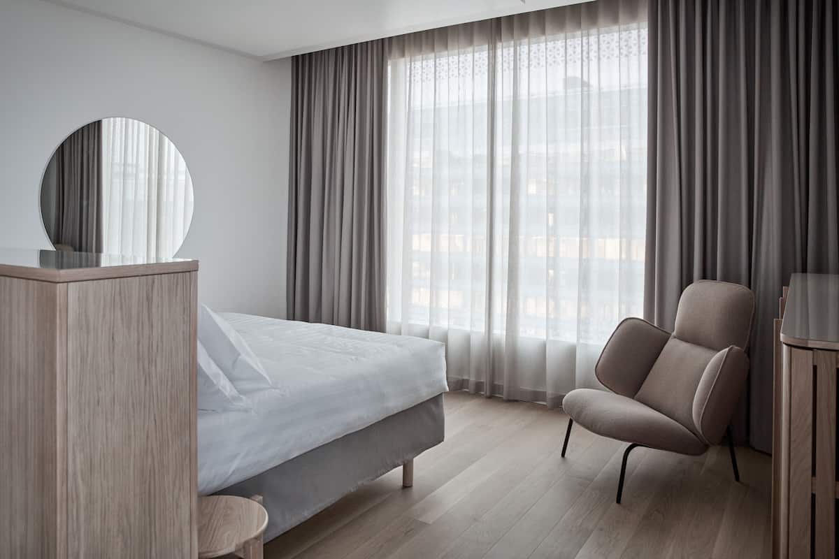 1 Schlafzimmer, Zimmersafe, Schreibtisch, Verdunkelungsvorhänge