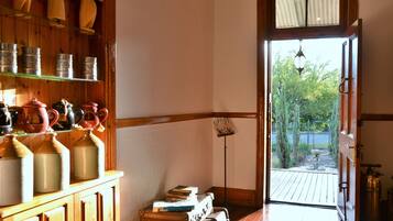 Pintu masuk interior