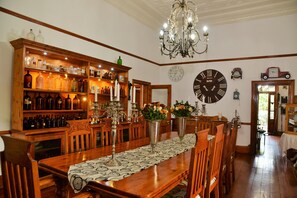 Desayuno buffet todos los días (con cargo) 