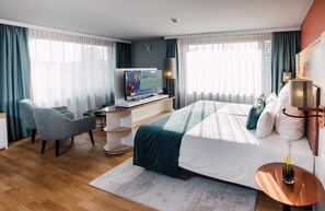 Chambre Deluxe | Minibar, coffres-forts dans les chambres, bureau