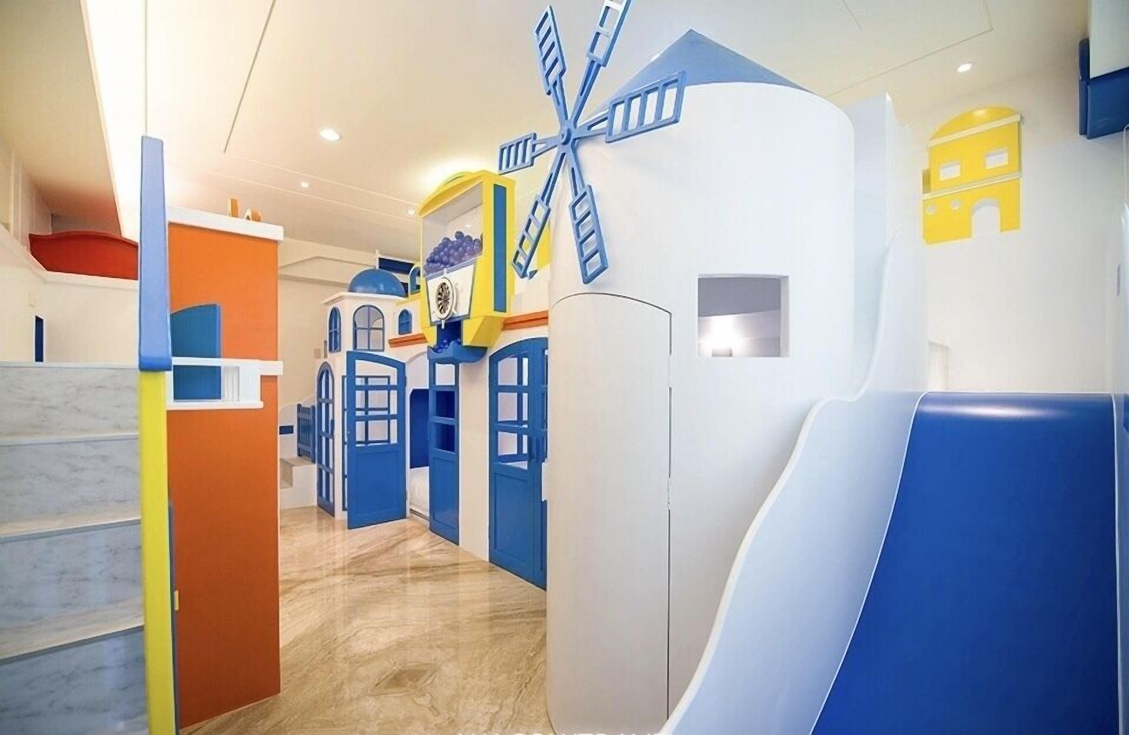 希臘城堡扭蛋溜滑梯房 | 遮光布/窗簾、折疊床/加床、免費無線上網、床單