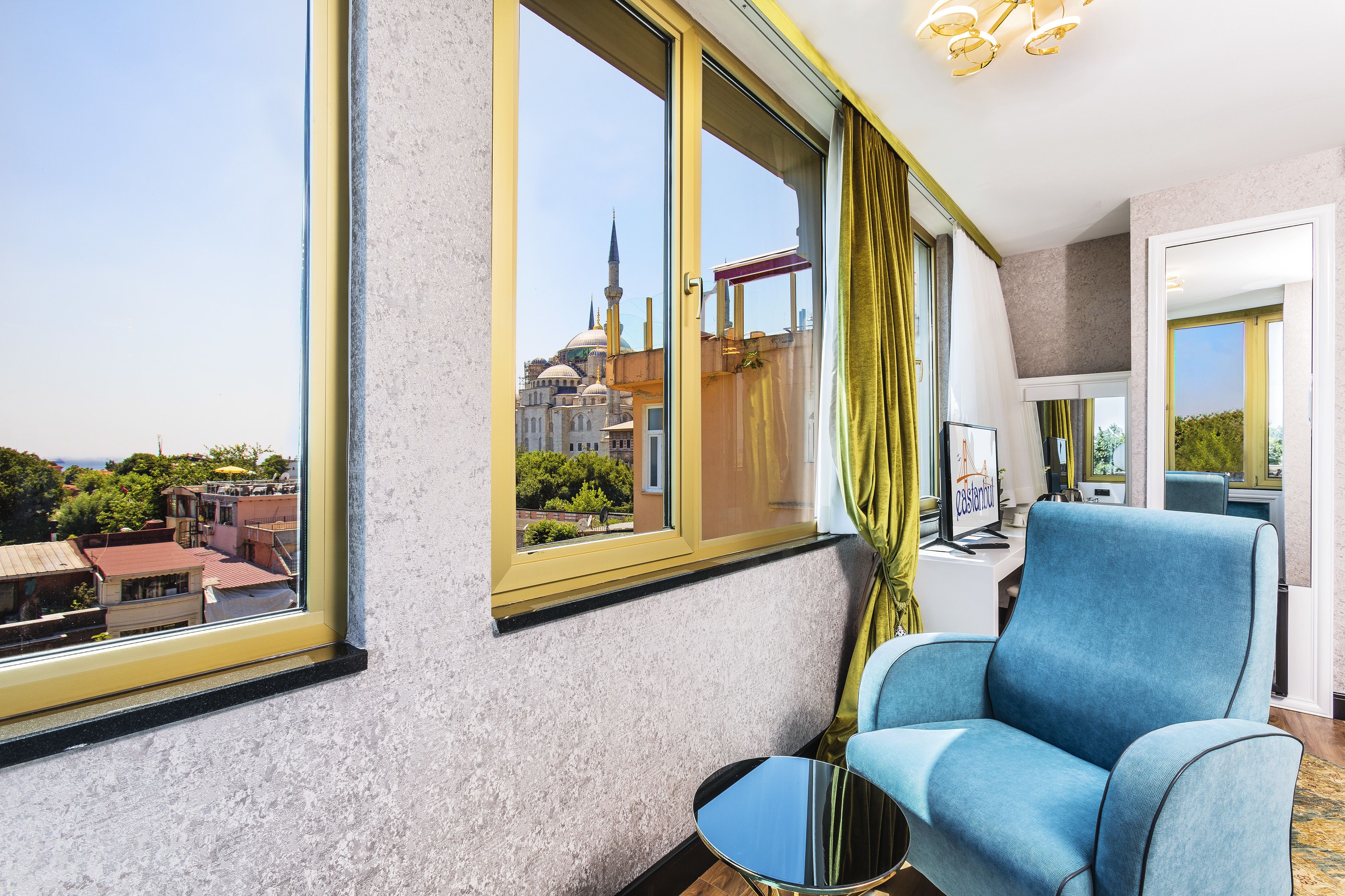 suite, corner | 1 bedroom, minibar, in-room safe, individually decorated