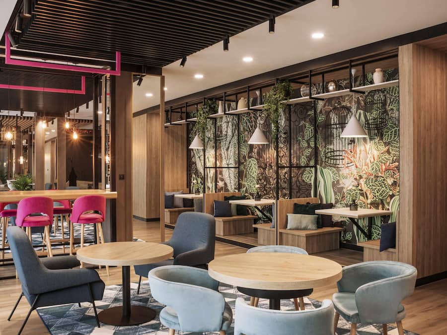 S'hi serveixen dinars, sopars i plats de cuina internacional