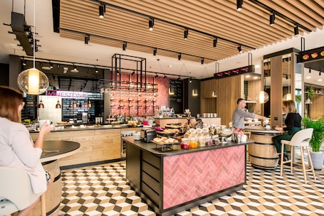 Continental breakfast for a fee on weekdays. Ibis Styles Kraków East