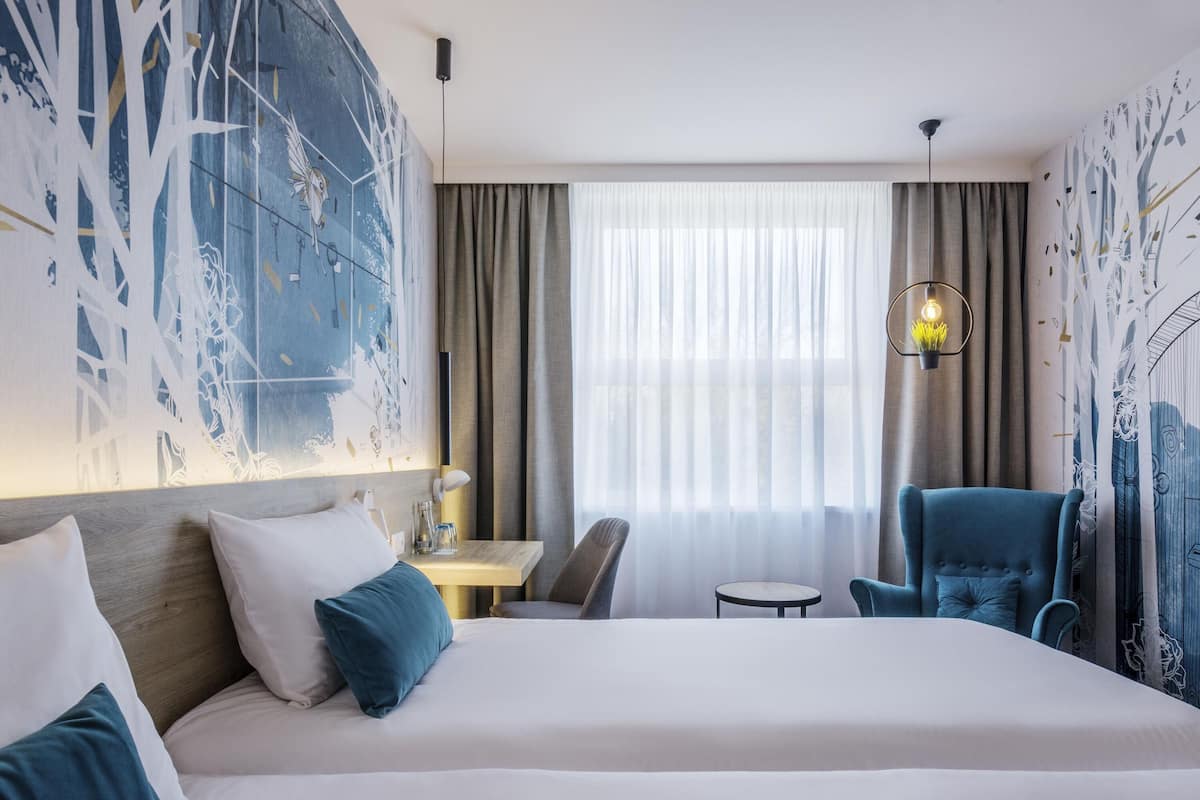 Room, 2 Twin Beds | Desk, blackout drapes, soundproofing, free WiFi