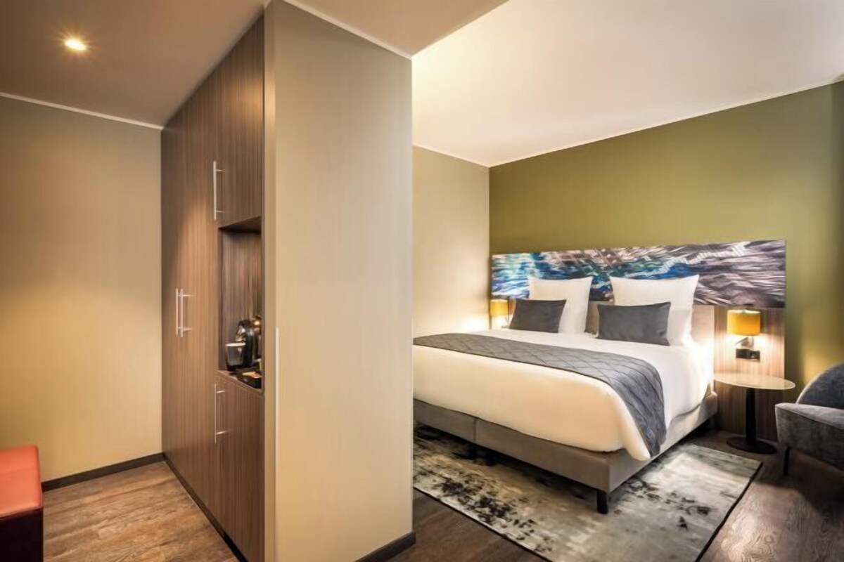In-room safe, desk, laptop workspace, blackout curtains