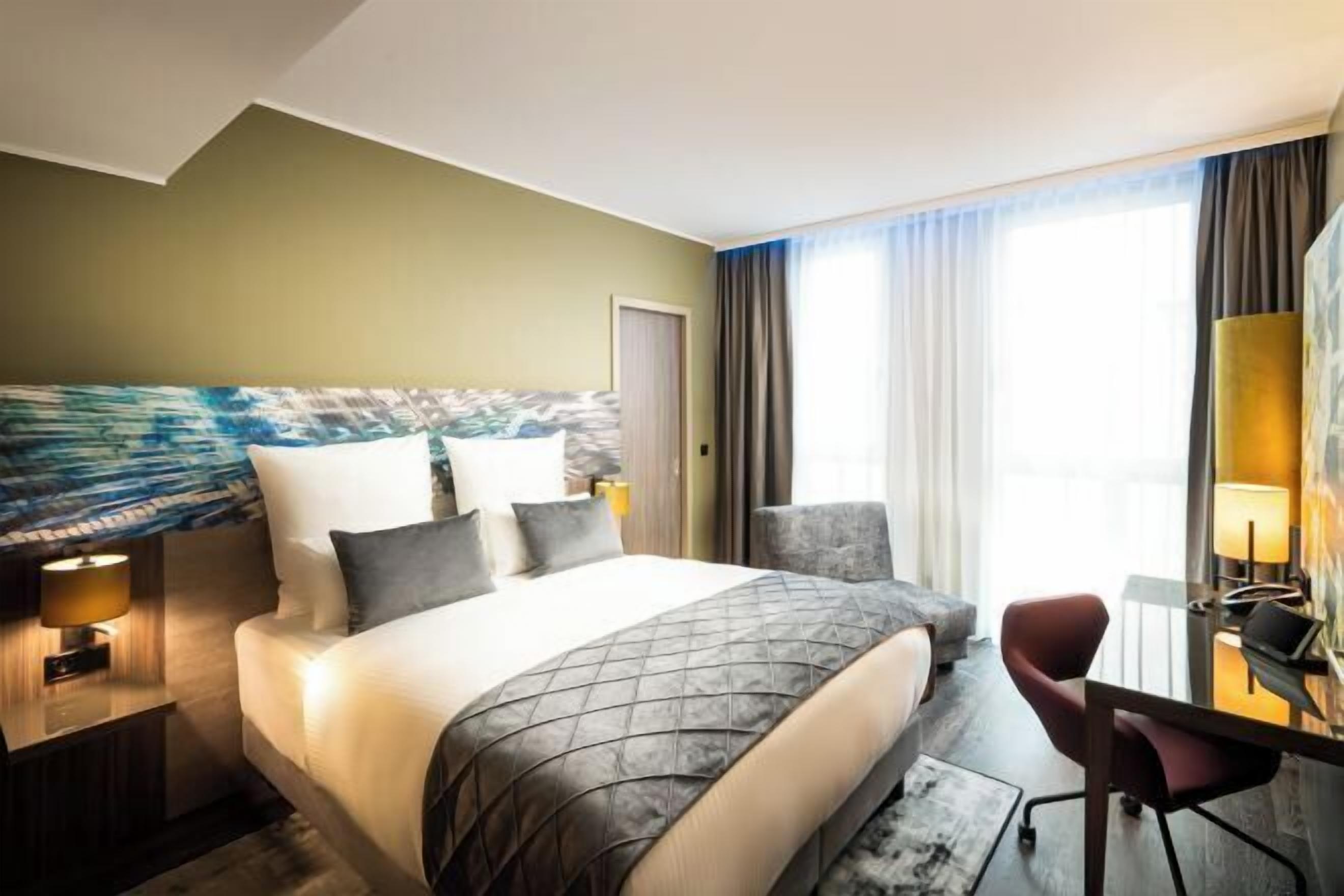 In-room safe, desk, laptop workspace, blackout drapes