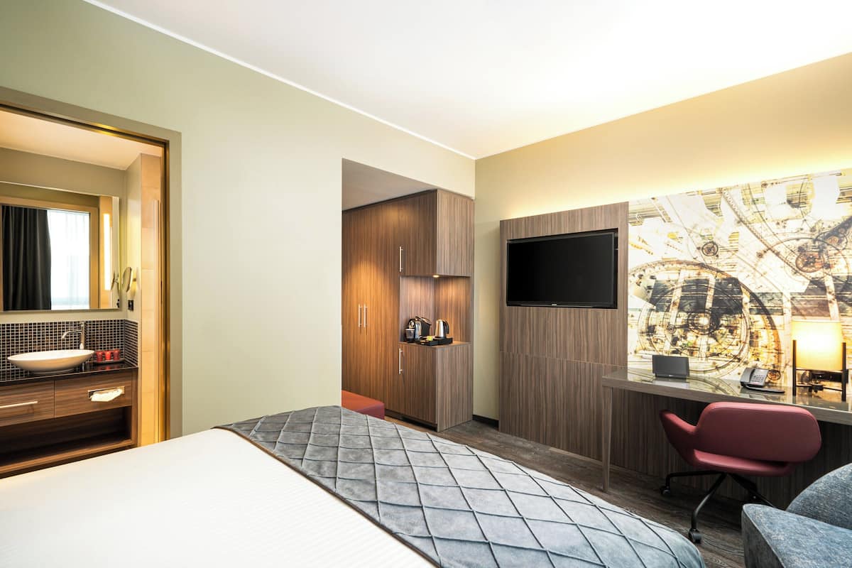 In-room safe, desk, laptop workspace, blackout drapes
