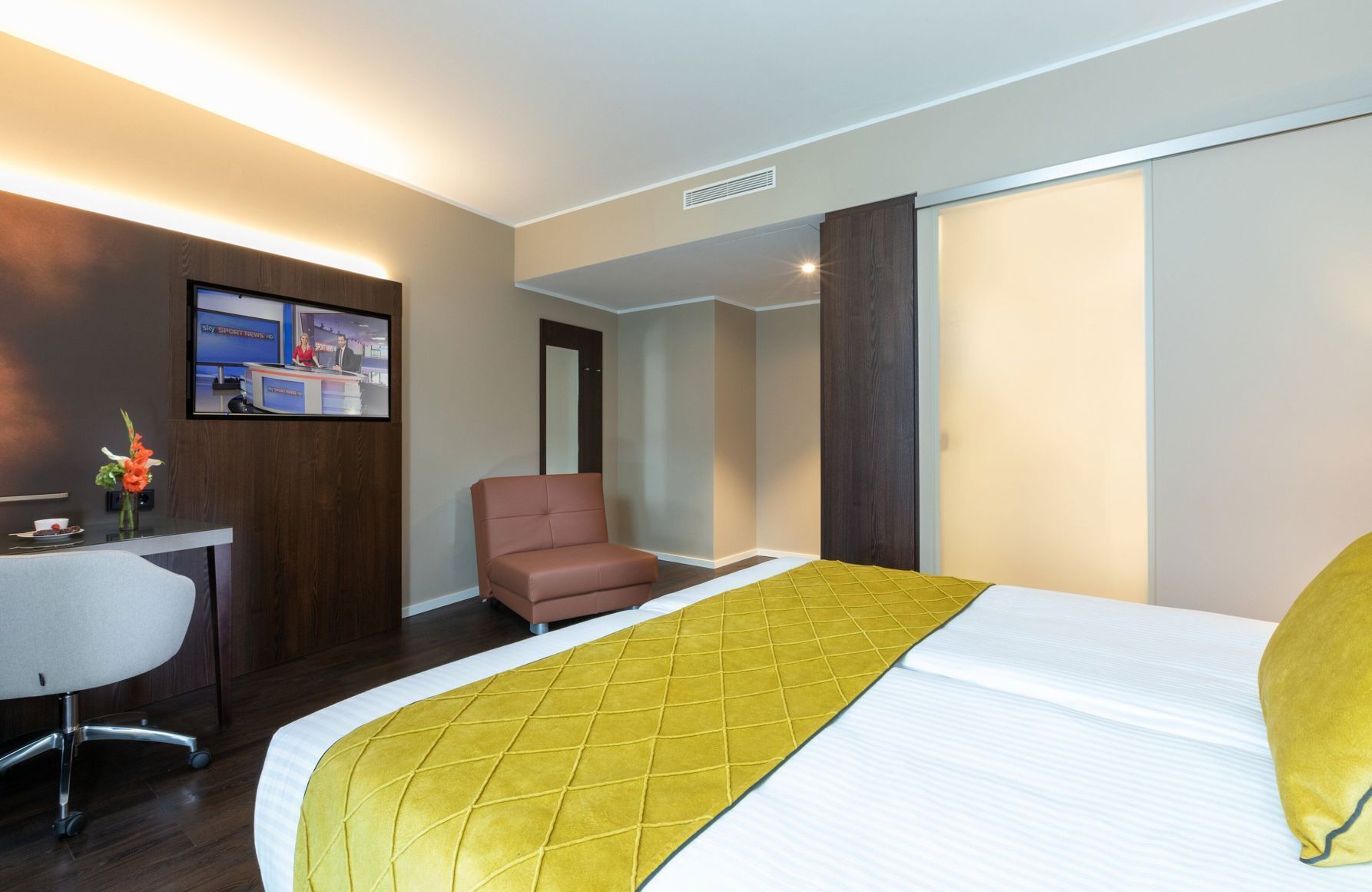 Minibar, in-room safe, desk, soundproofing