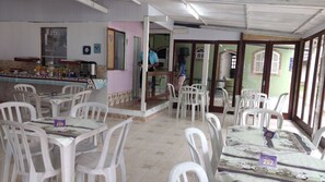 Daily buffet breakfast (BRL 25 per person) - Pousada Flor de Liz (Angra dos Reis)