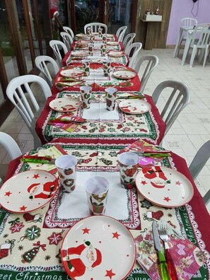Family dining - Pousada Flor de Liz (Angra dos Reis)