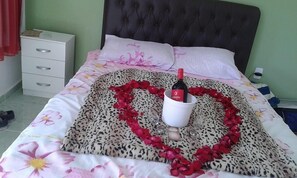 Double Room | Free WiFi, bed sheets - Pousada Flor de Liz (Angra dos Reis)