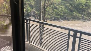 Kamar Double Deluks, pemandangan gunung | Pemandangan taman