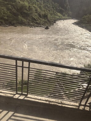 Deluxe Double Room, Mountain View | Garden view - La Orilla Hotel (Muzaffarabad)