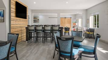 Free daily continental breakfast