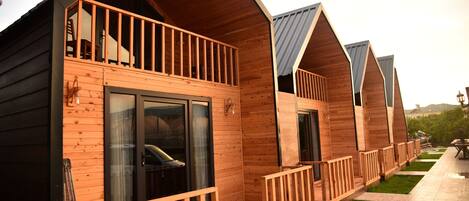 Bangalô luxo | 1 quarto, roupas de cama antialérgicas, escrivaninha, cortinas blackout